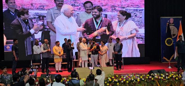 Khan Sir Honored with the "Champions of Change Bihar" Award